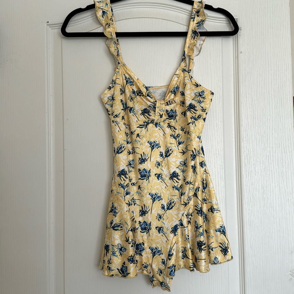 Allover Floral Print Ruched Front Ruffle Trim Cami Bodysuit